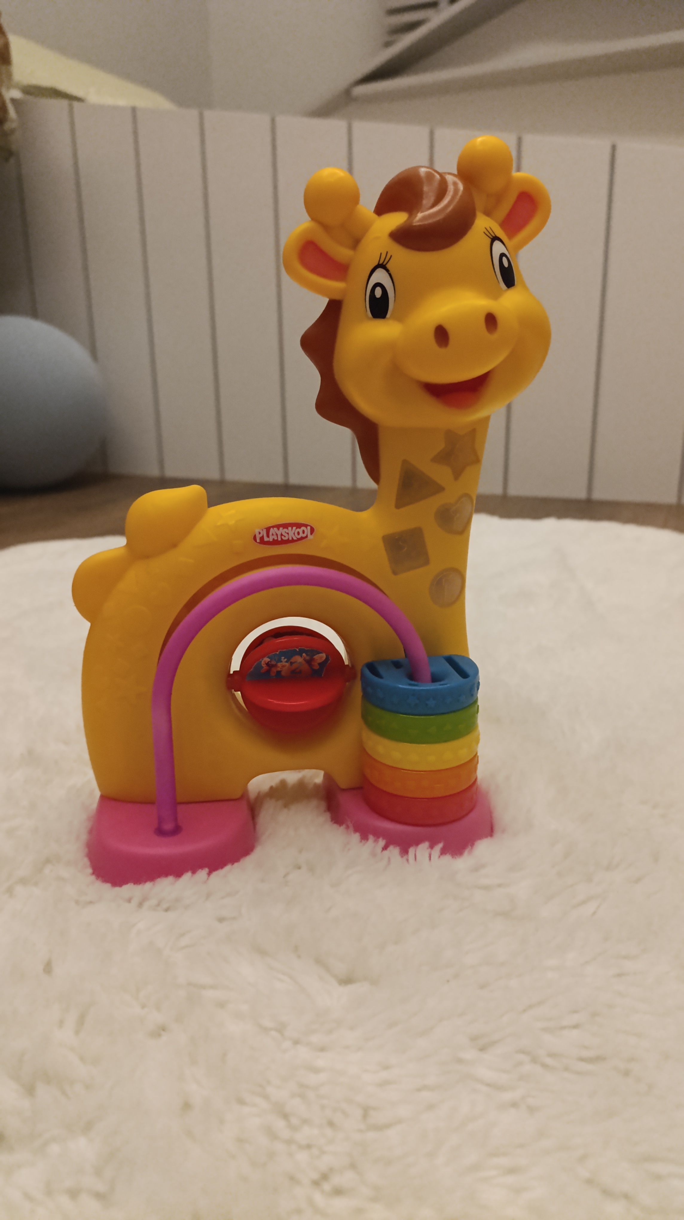 Playskool Sayıları ve Renkleri Öğreten Işıklı Müzikli Zürafa