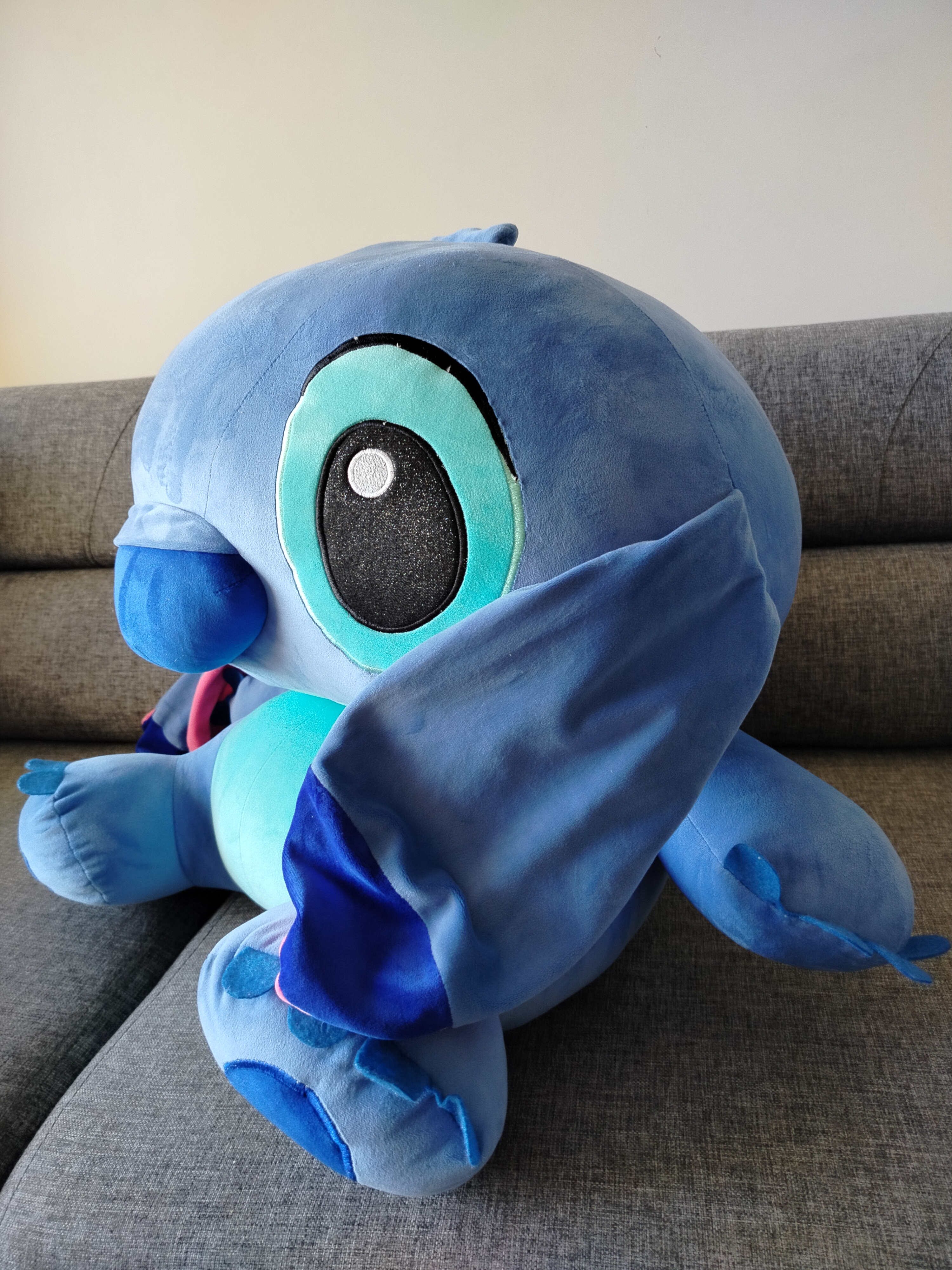 Büyük boy Disney Stitch peluş oyuncak – yaklaşık 60 cm