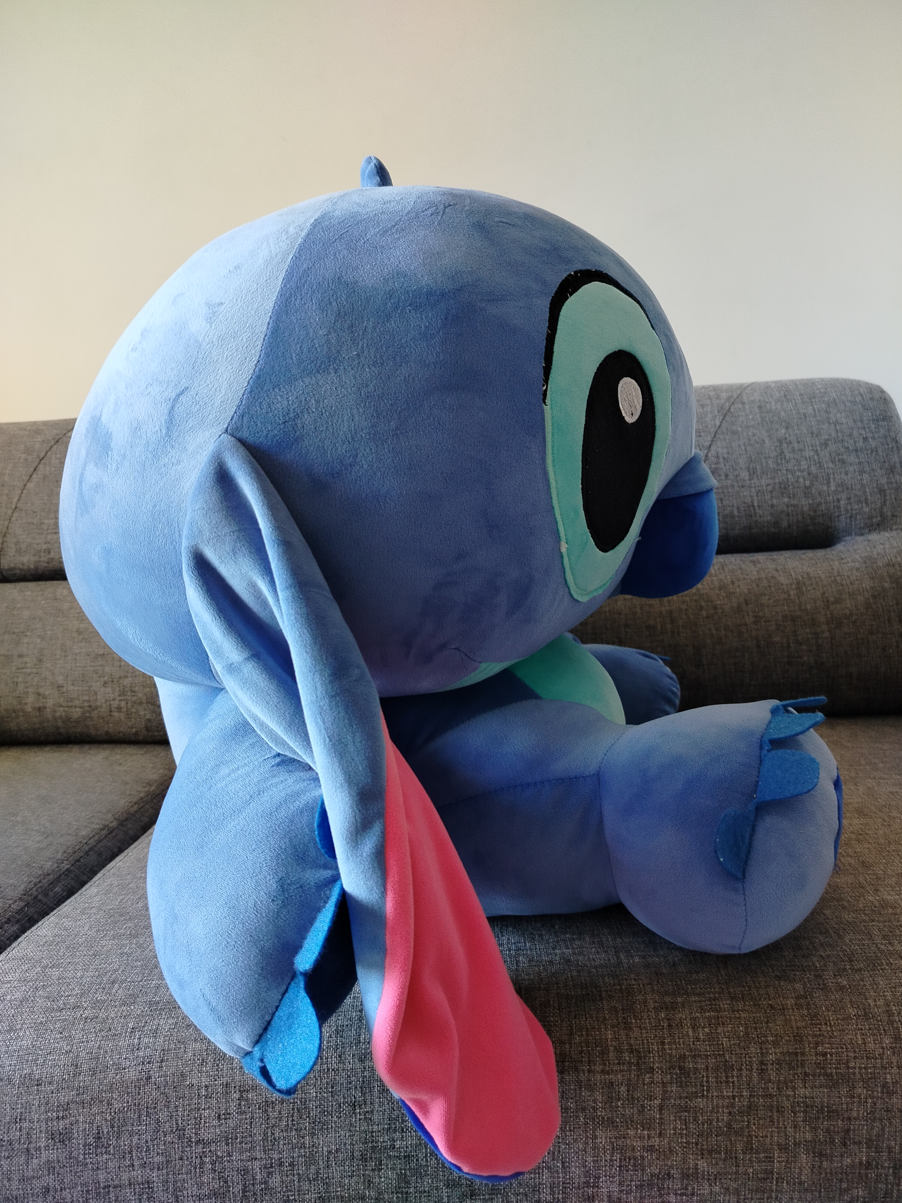 Büyük boy Disney Stitch peluş oyuncak – yaklaşık 60 cm