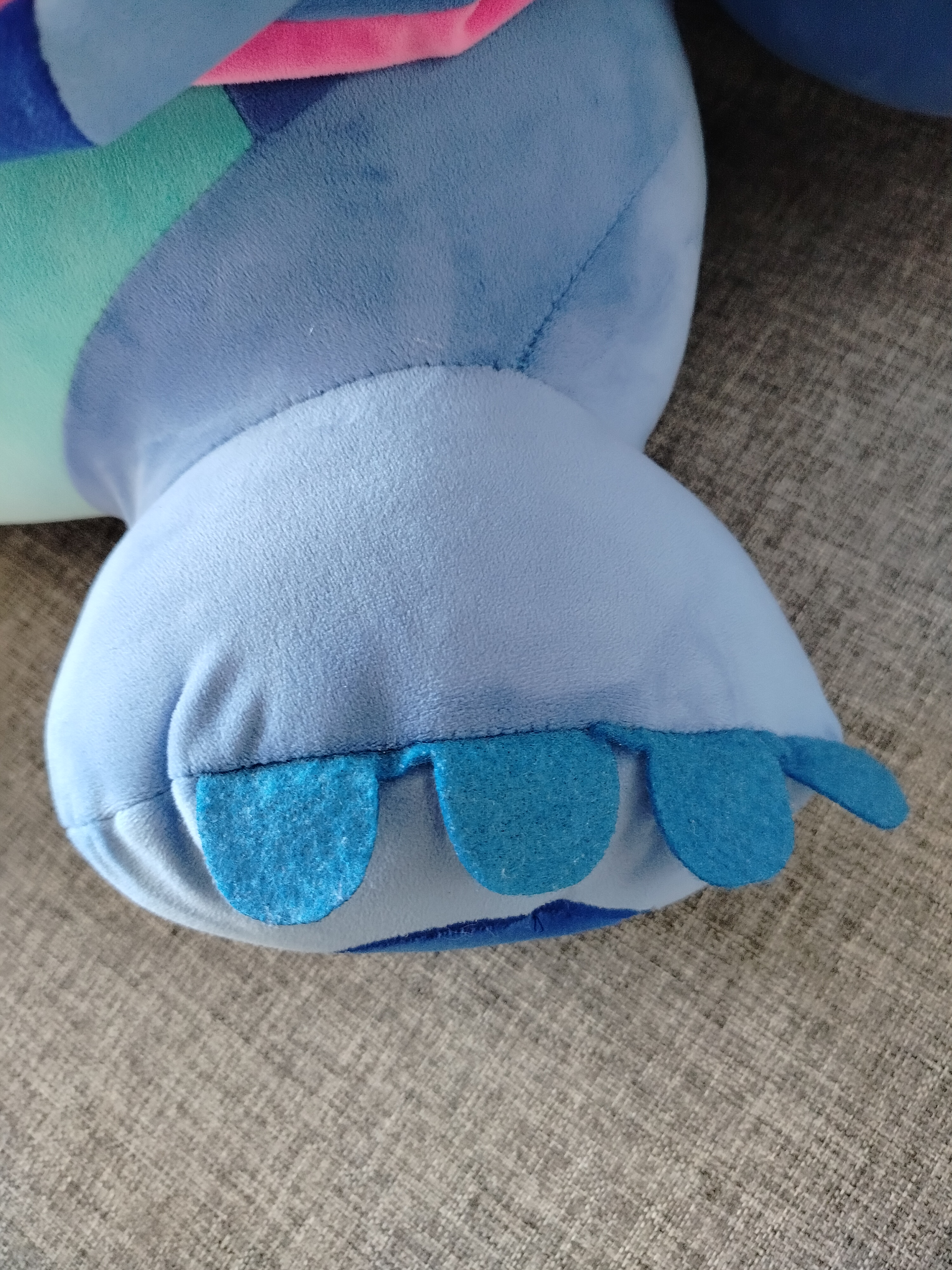 Büyük boy Disney Stitch peluş oyuncak – yaklaşık 60 cm