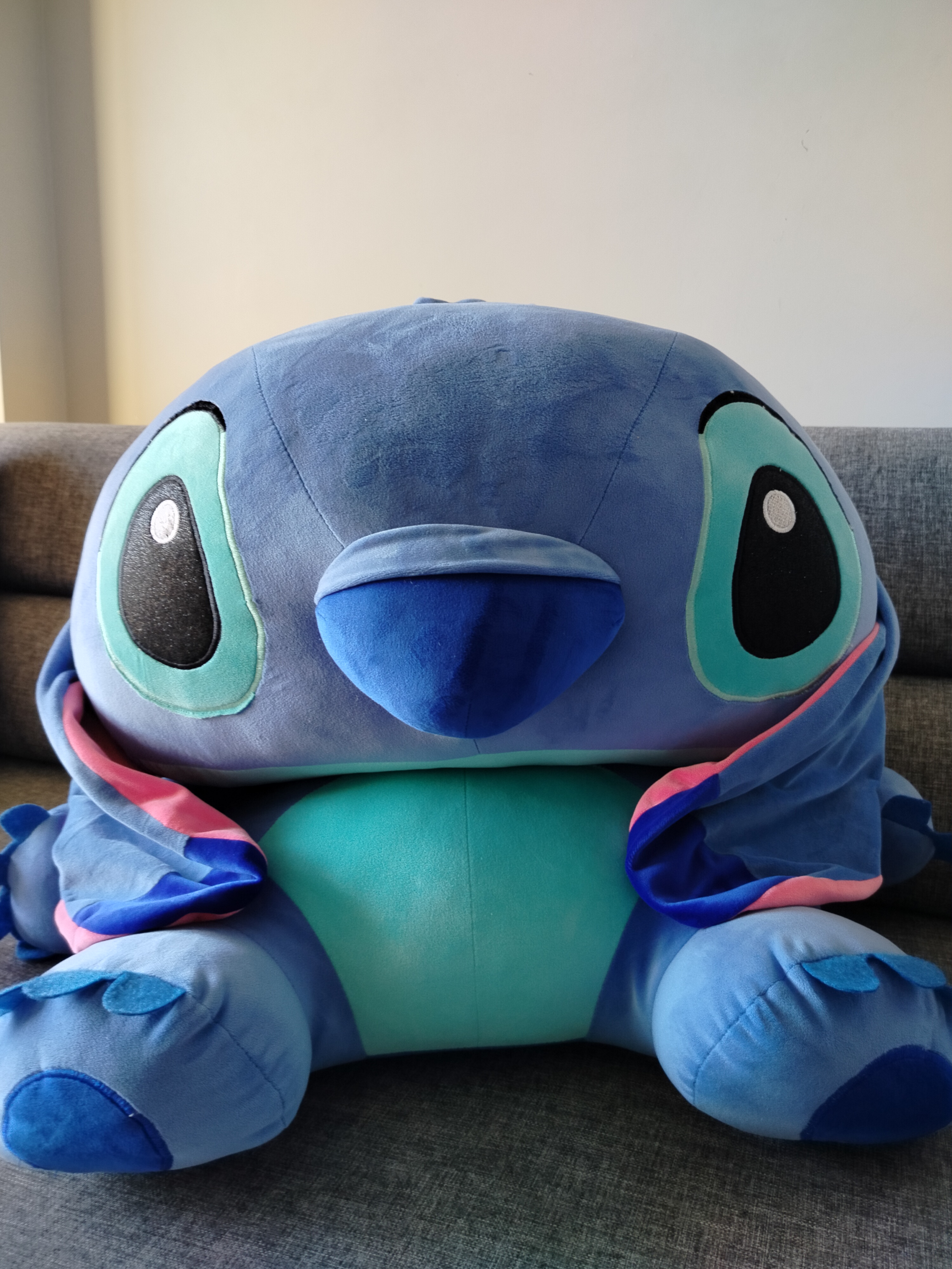 Büyük boy Disney Stitch peluş oyuncak – yaklaşık 60 cm
